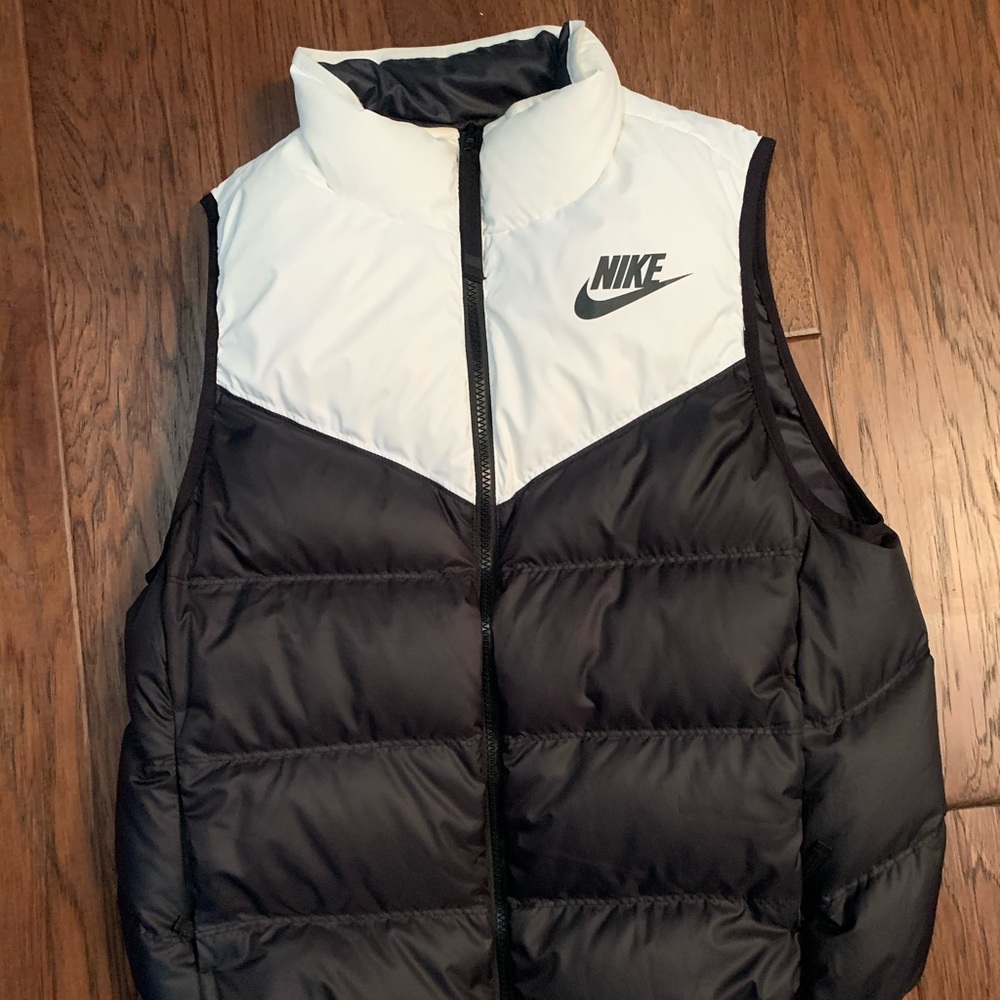 Women’s windbreaker